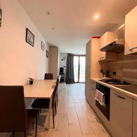 Apartment Mit Schoenem Badezimmer Und Garten Desenzano del Garda