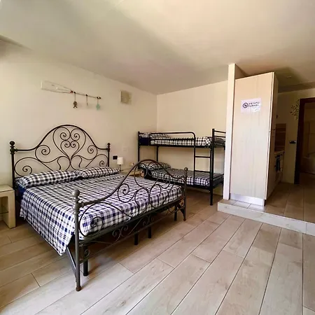Apartment Mit Schoenem Badezimmer Und Garten